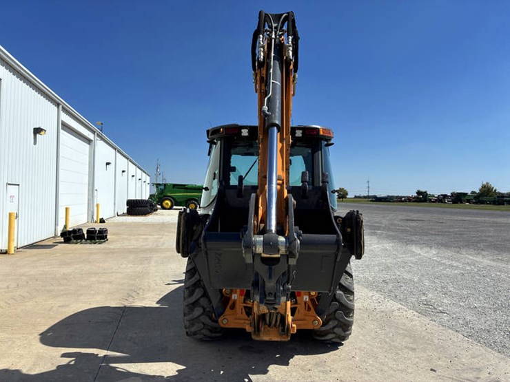 2019-case-580sn-image-6