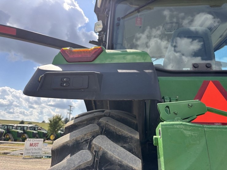 john-deere-8r-250-image-23