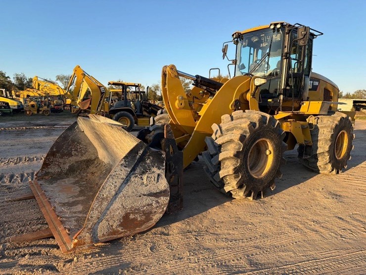 2018-caterpillar-938-image-3