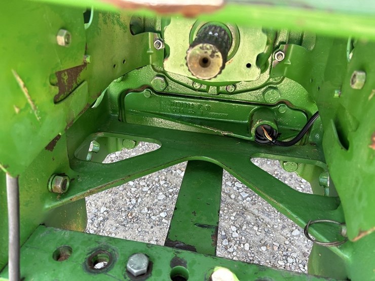 john-deere-8410t-image-29