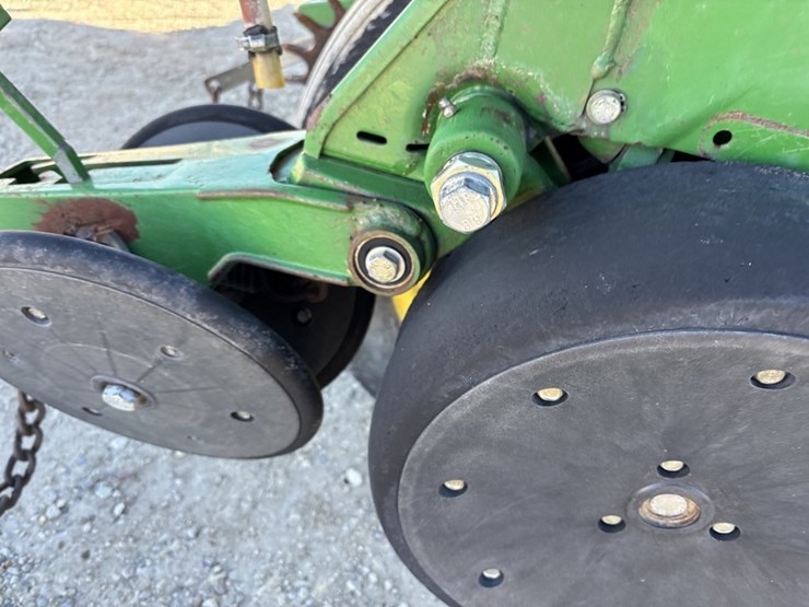 1997-john-deere-1770-image-38