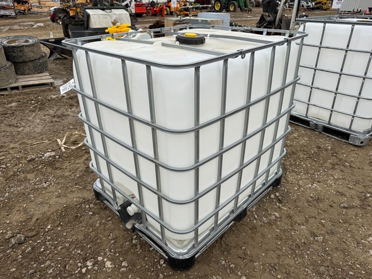 water-tank-tote-image-1