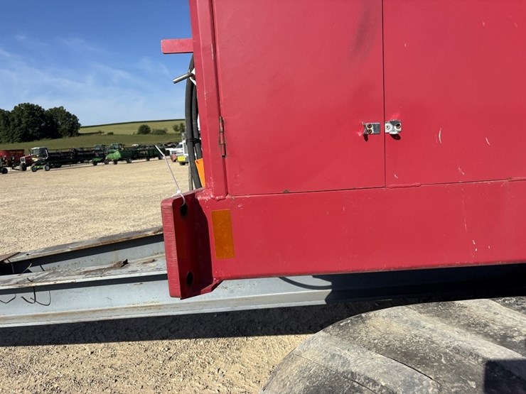 caterpillar-36-image-33