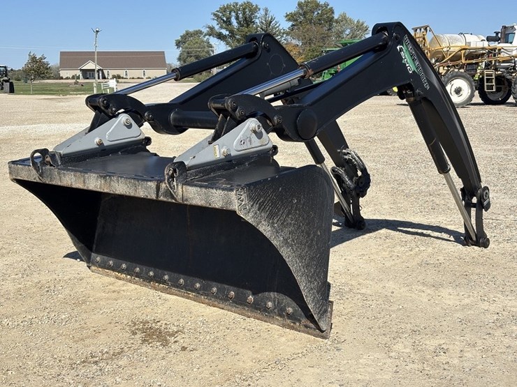 john-deere-6100-image-1