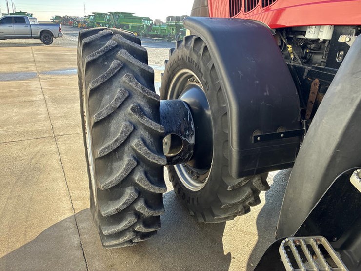 case-ih-magnum-305-image-45