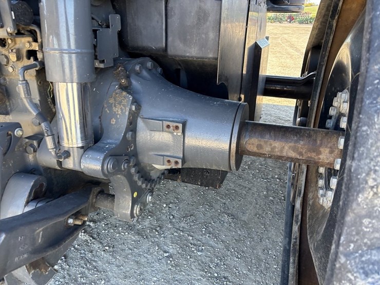 challenger-765e-track-tractor-image-21