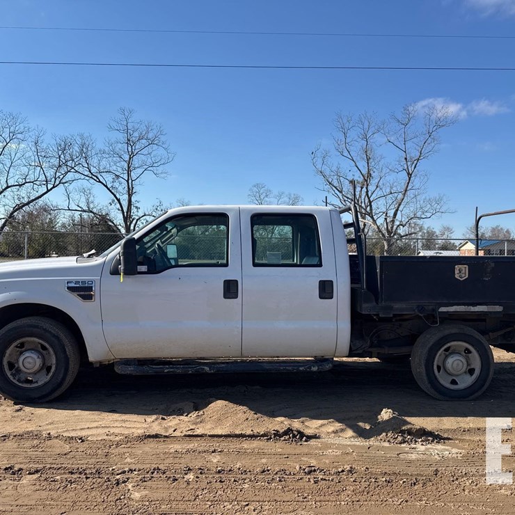 2009 FORD F250 SD XL