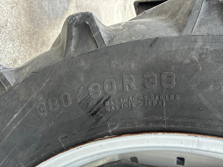 case-ih-magnum-245-image-37