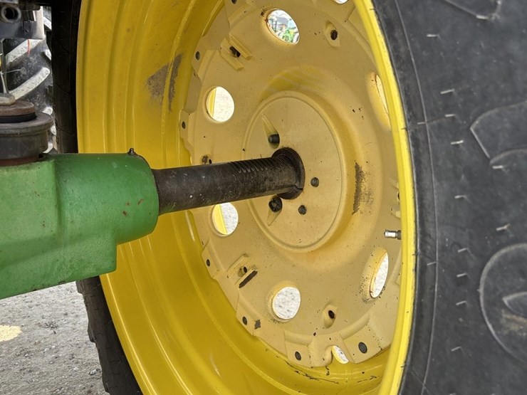 john-deere-7320-image-29