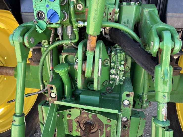 john-deere-6125m-image-24