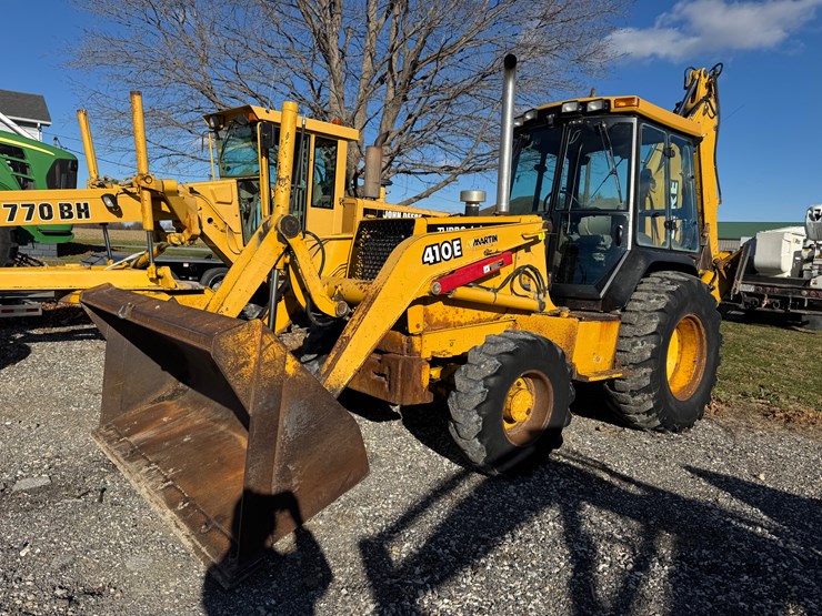 john-deere-410-image-1