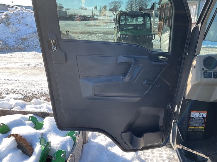 john-deere-gator-image-18