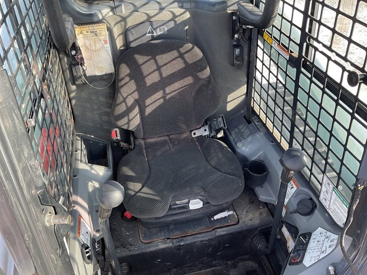 2022-bobcat-t770-image-21