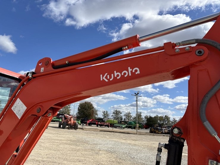 2022-kubota-kx71-3-image-10