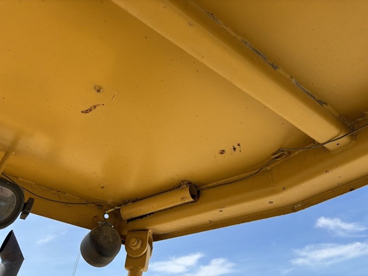 caterpillar-d5m-image-40