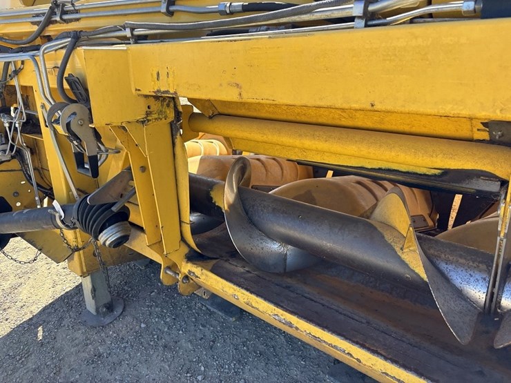 2014-new-holland-9800f-12r30"-corn-head-image-24