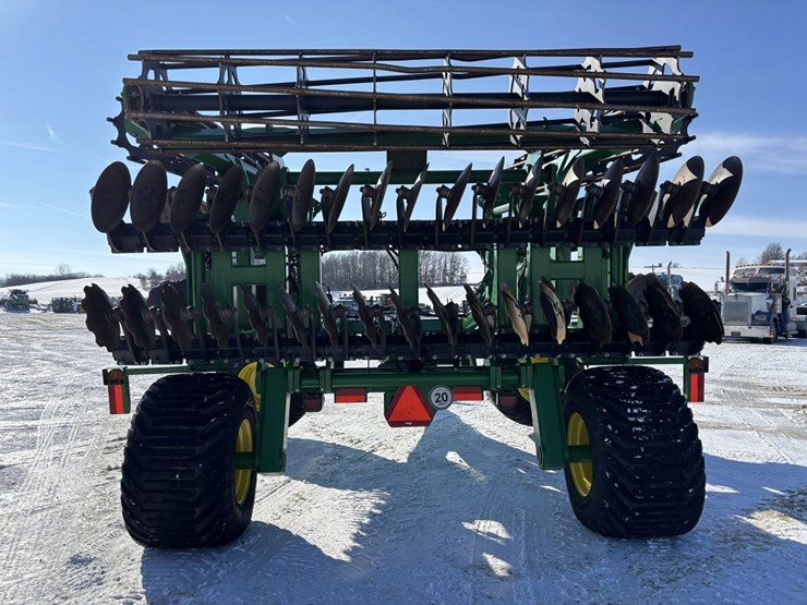 2024-john-deere-2680h-image-4