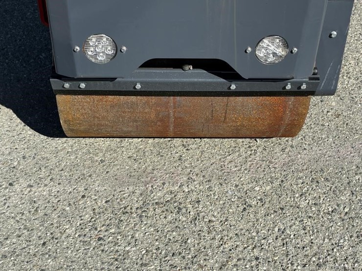 sdlool-sl1000-vibratory-ride-on-road-roller-image-5