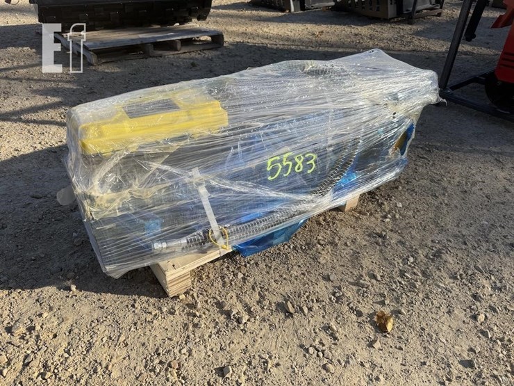 silent-type-hydraulic-breaker-image-1