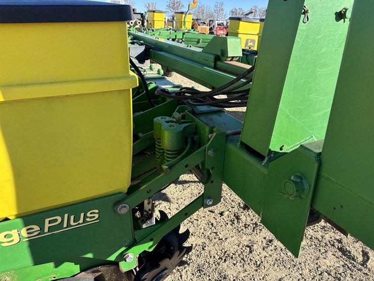 1997-john-deere-1770-image-12