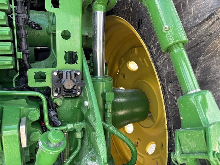 john-deere-8r-250-image-22