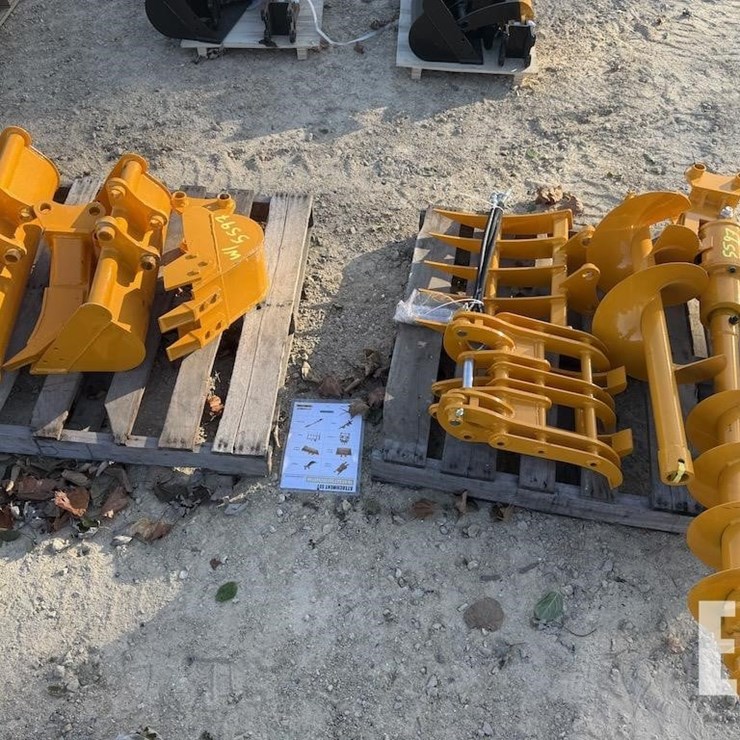 QTY (8) CAT 301 EXCAVATOR ATTACHMENT