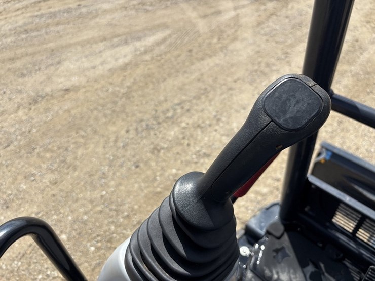 2024-john-deere-35p-mini-excavator-image-40