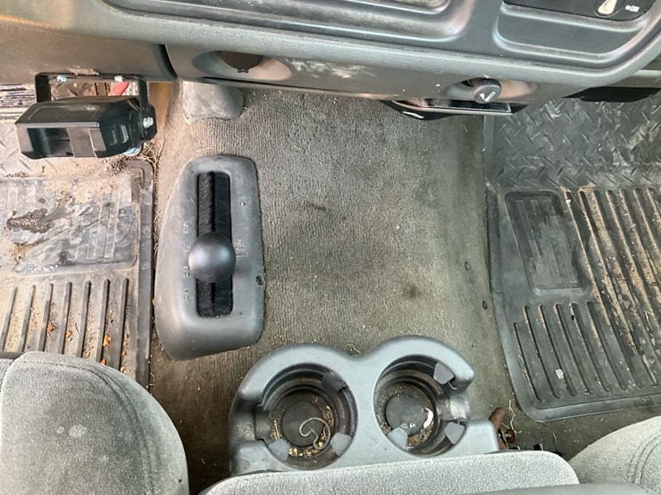 2005-chevrolet-k2500-image-67