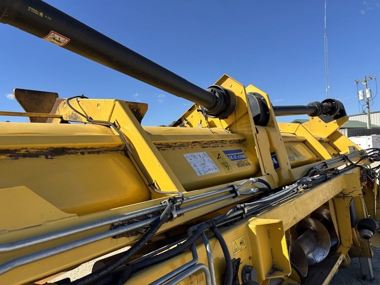 2014-new-holland-9800f-12r30"-corn-head-image-28
