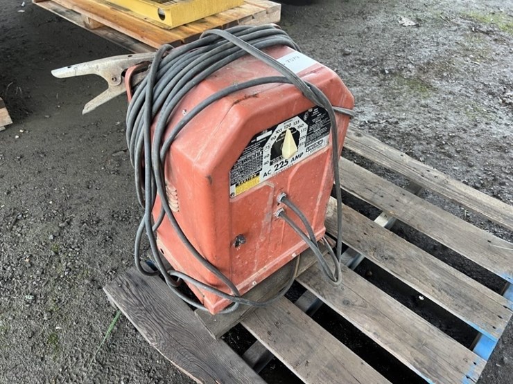 lincoln-electric-ac225-stick-welder-image-1