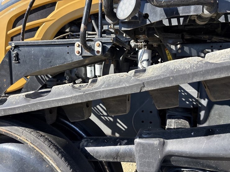 challenger-765e-track-tractor-image-33