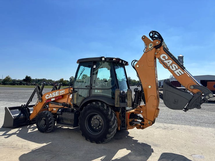 2019-case-580sn-image-8