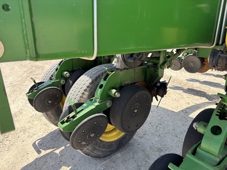 john-deere-s680-image-33