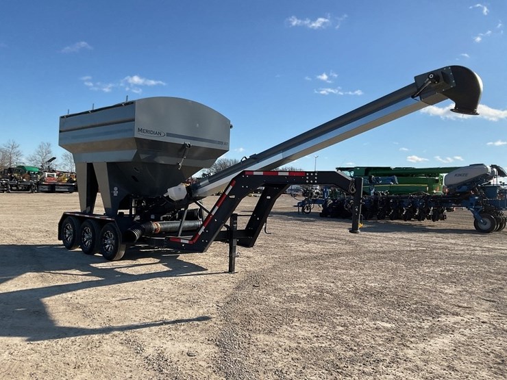 2024-meridian-375rt-image-7