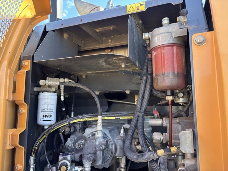 2014-case-cx130-image-16