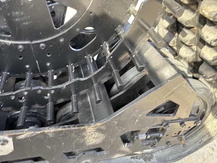 soucy-s3-tractor-tracks-image-18