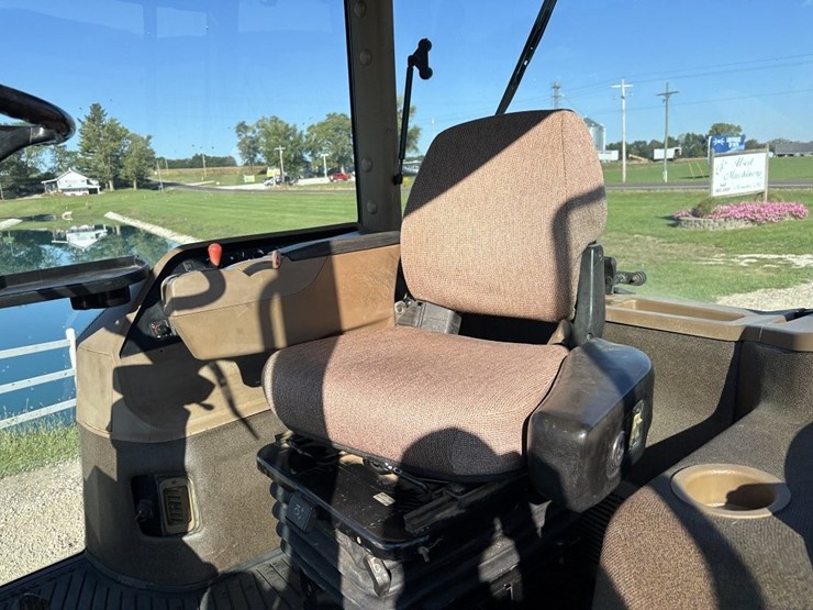 john-deere-8200-image-38