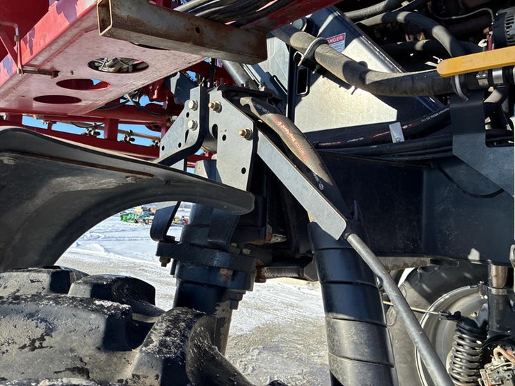 case-ih-patriot-3340-image-57