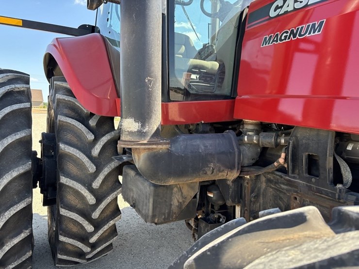 case-ih-magnum-210-cvt-image-13