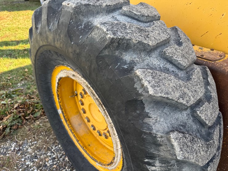 deere-770bh-image-17