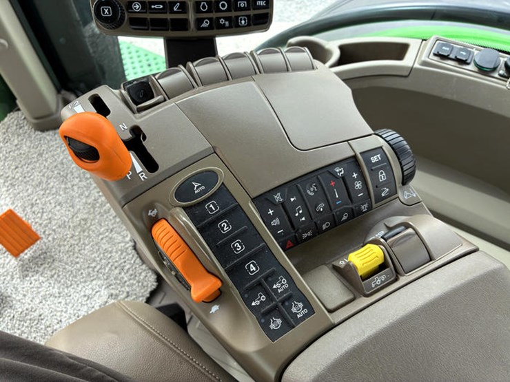 john-deere-8r-370-image-90