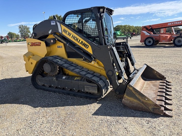 new-holland-c362-image-6