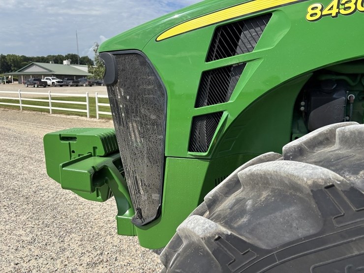 john-deere-8430-image-33