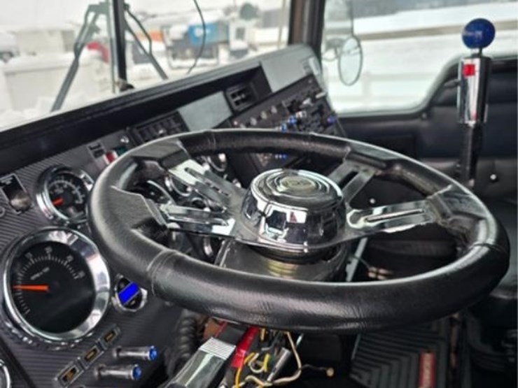 kenworth-w900-image-25