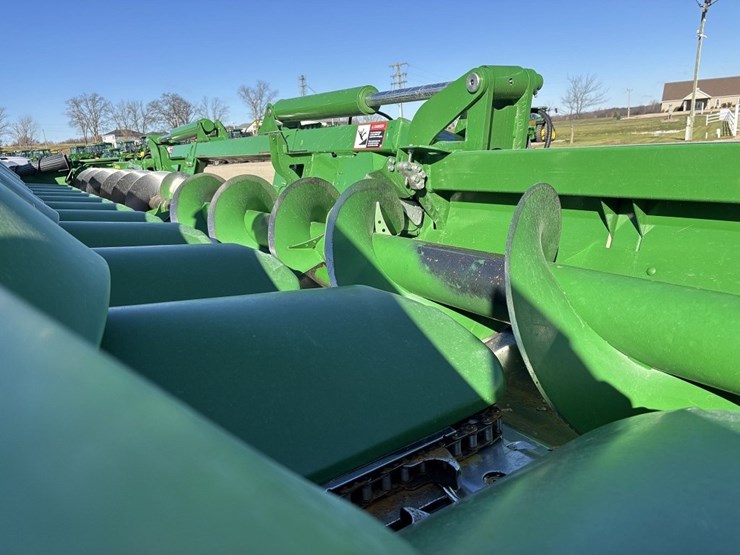 john-deere-c12f-image-32