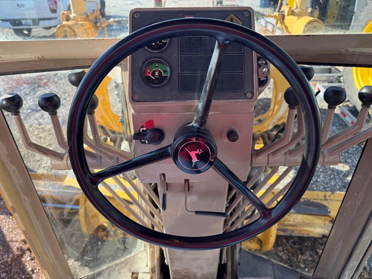 deere-770bh-image-19