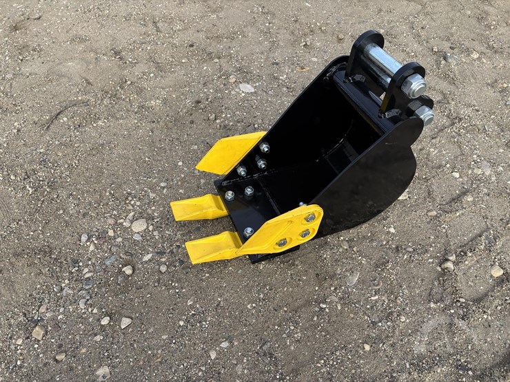 ir-mini-20cm-toothed-bucket-image-1