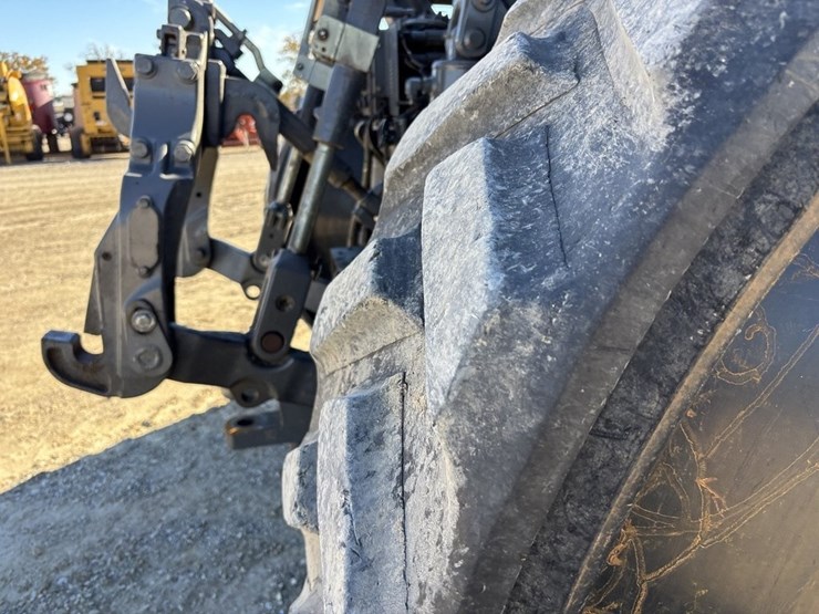 challenger-765e-track-tractor-image-19