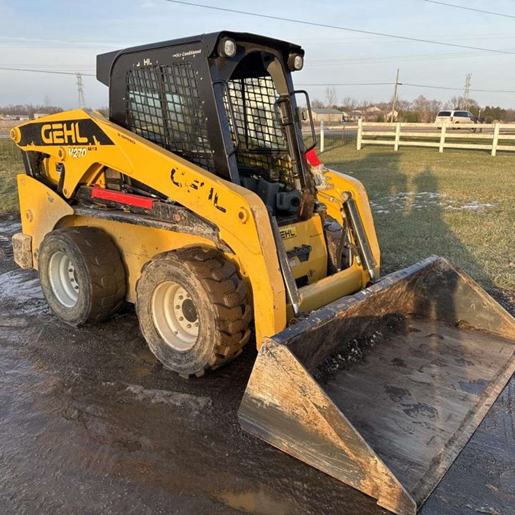 2022 GEHL V270