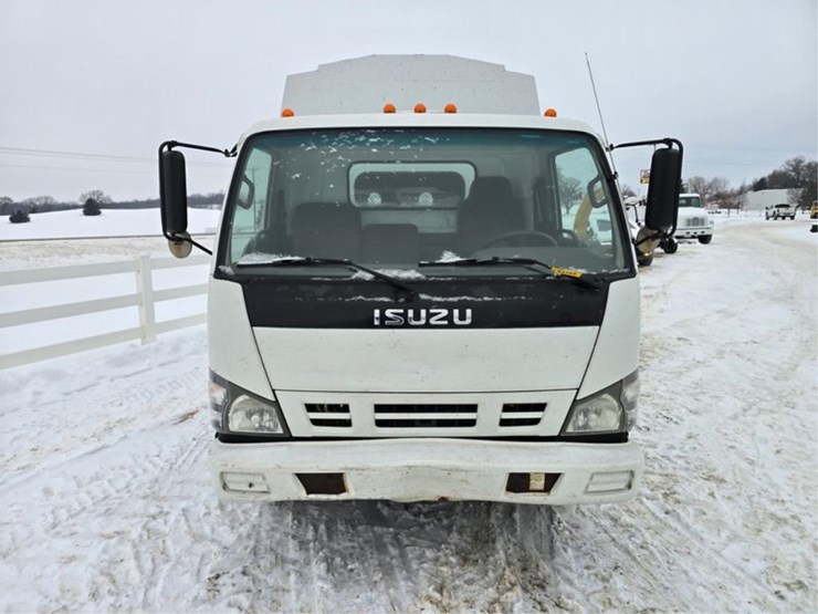 isuzu-npr-hd-image-11